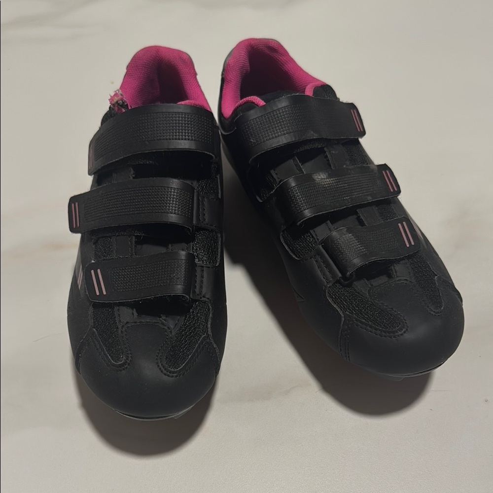Tommaso Women’s cycling shoes with clips included